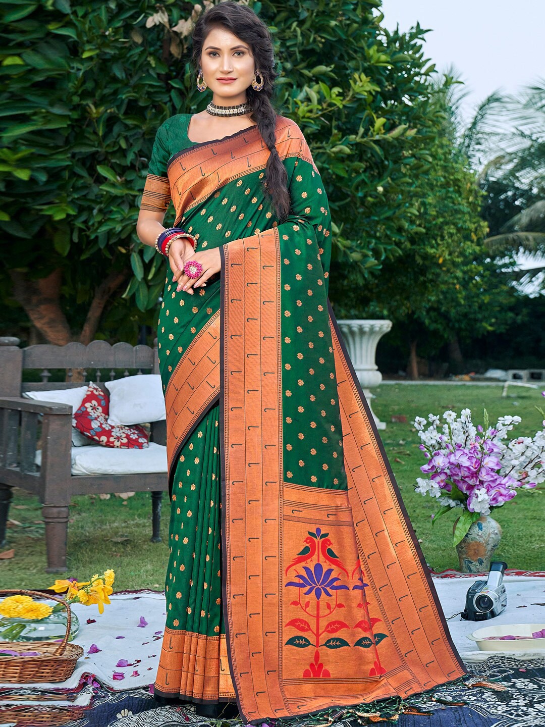 

SANGAM PRINTS Ethnic Motifs Woven Design Zari Pure Silk Paithani Saree, Green