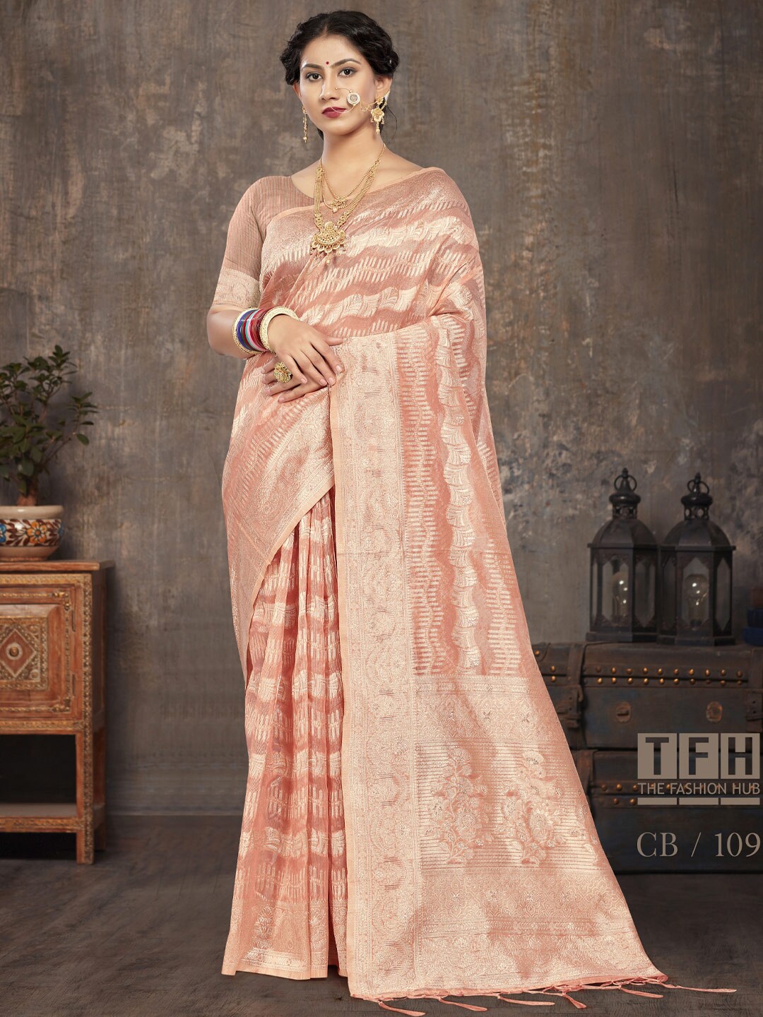 

SANGAM PRINTS Ethnic Motif Woven Design Zari Saree, Peach