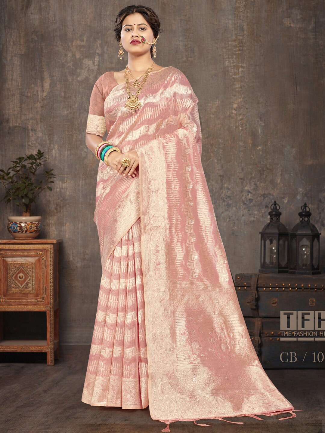 

SANGAM PRINTS Ethnic Motif Woven Design Zari Saree, Pink