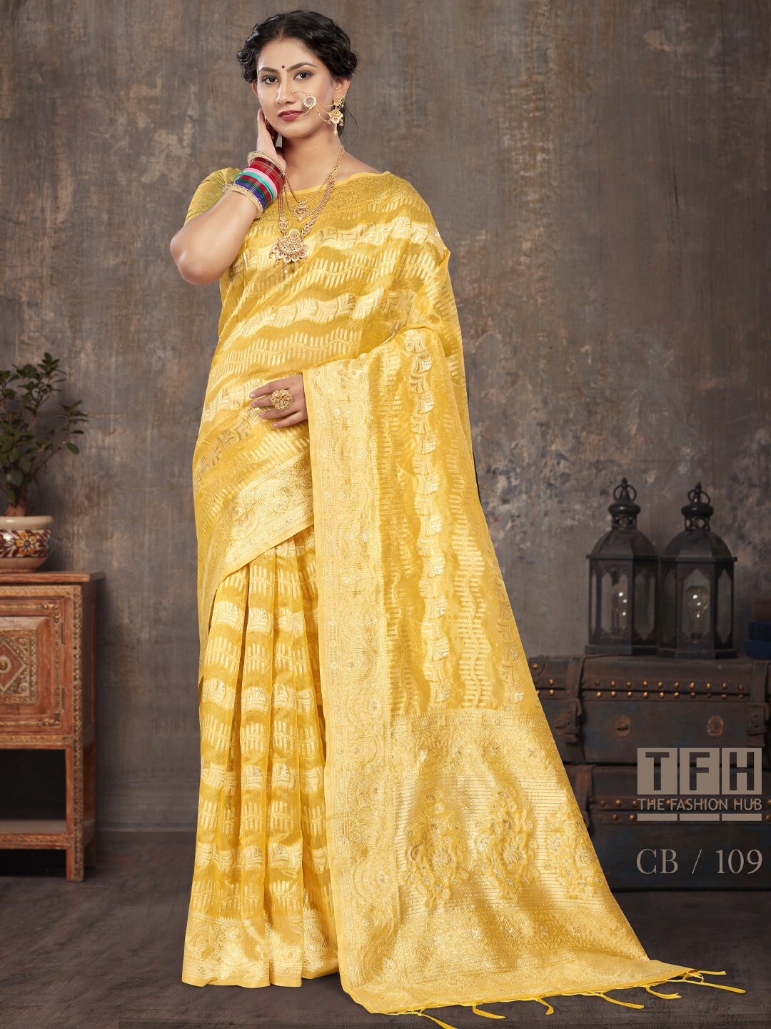 

SANGAM PRINTS Ethnic Motifs Woven Design Zari Saree, Yellow