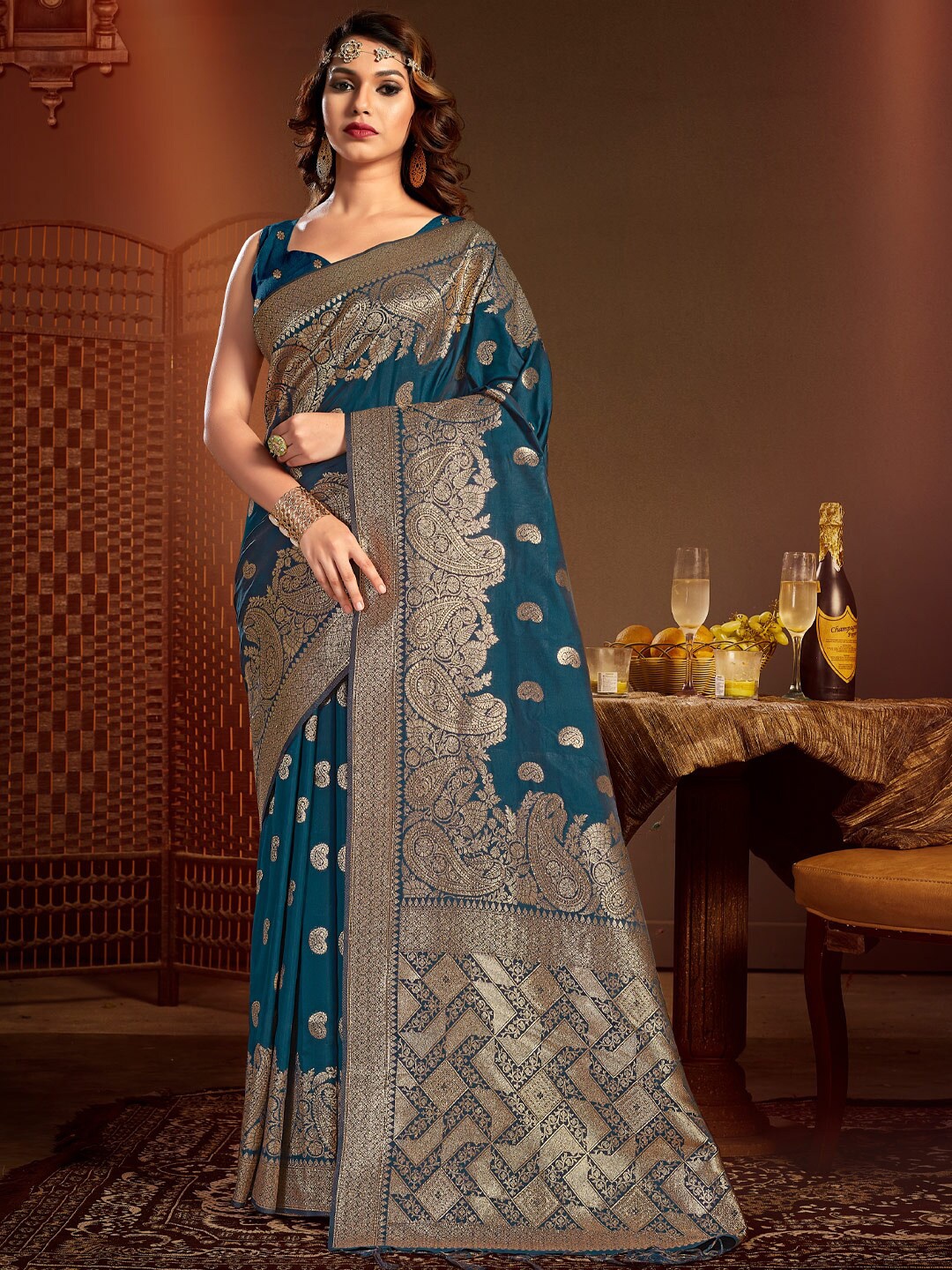 

SANGAM PRINTS Woven Design Zari Pure Silk Saree, Navy blue