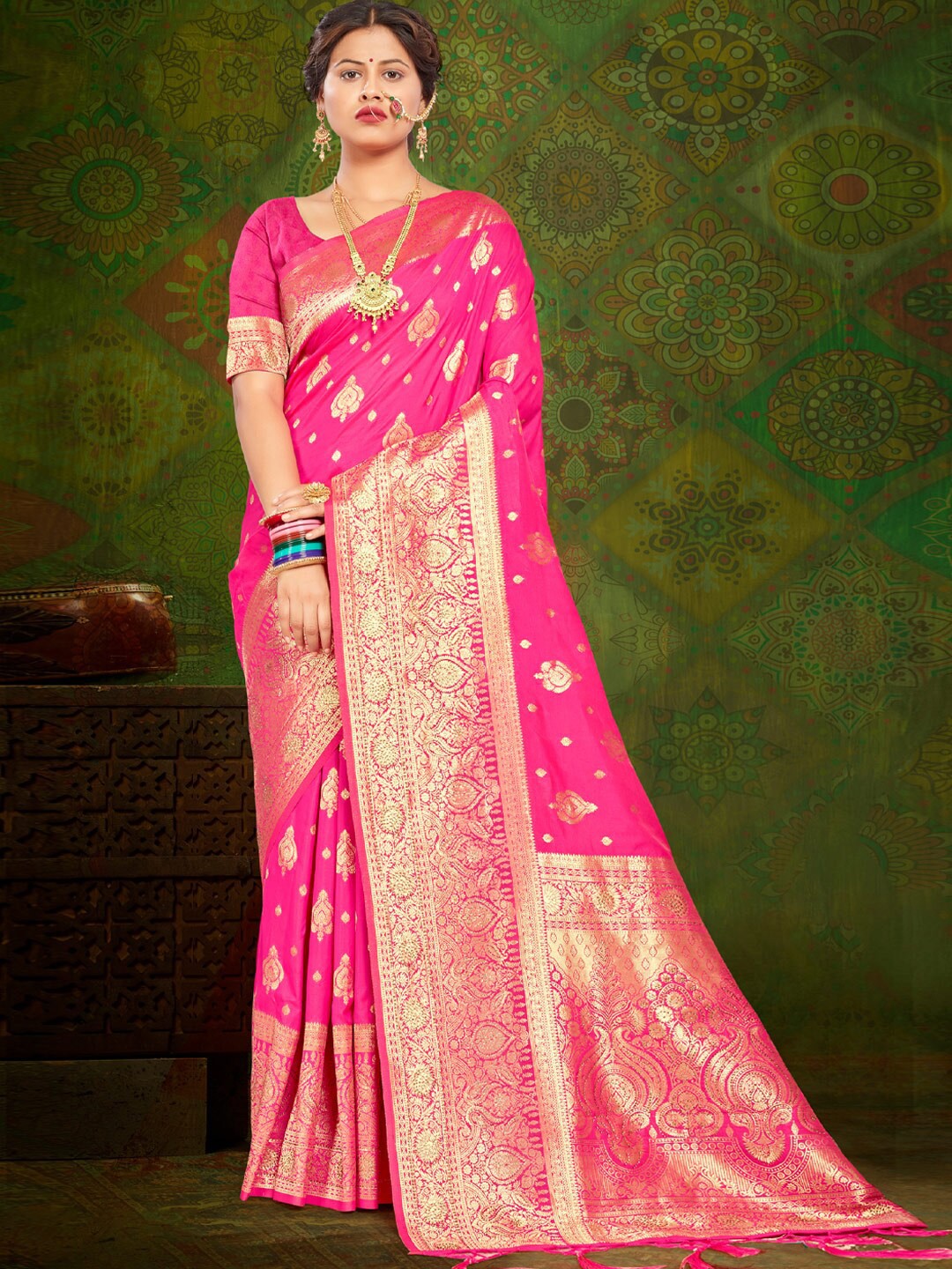 

SANGAM PRINTS Woven Design Zari Pure Silk Saree, Magenta
