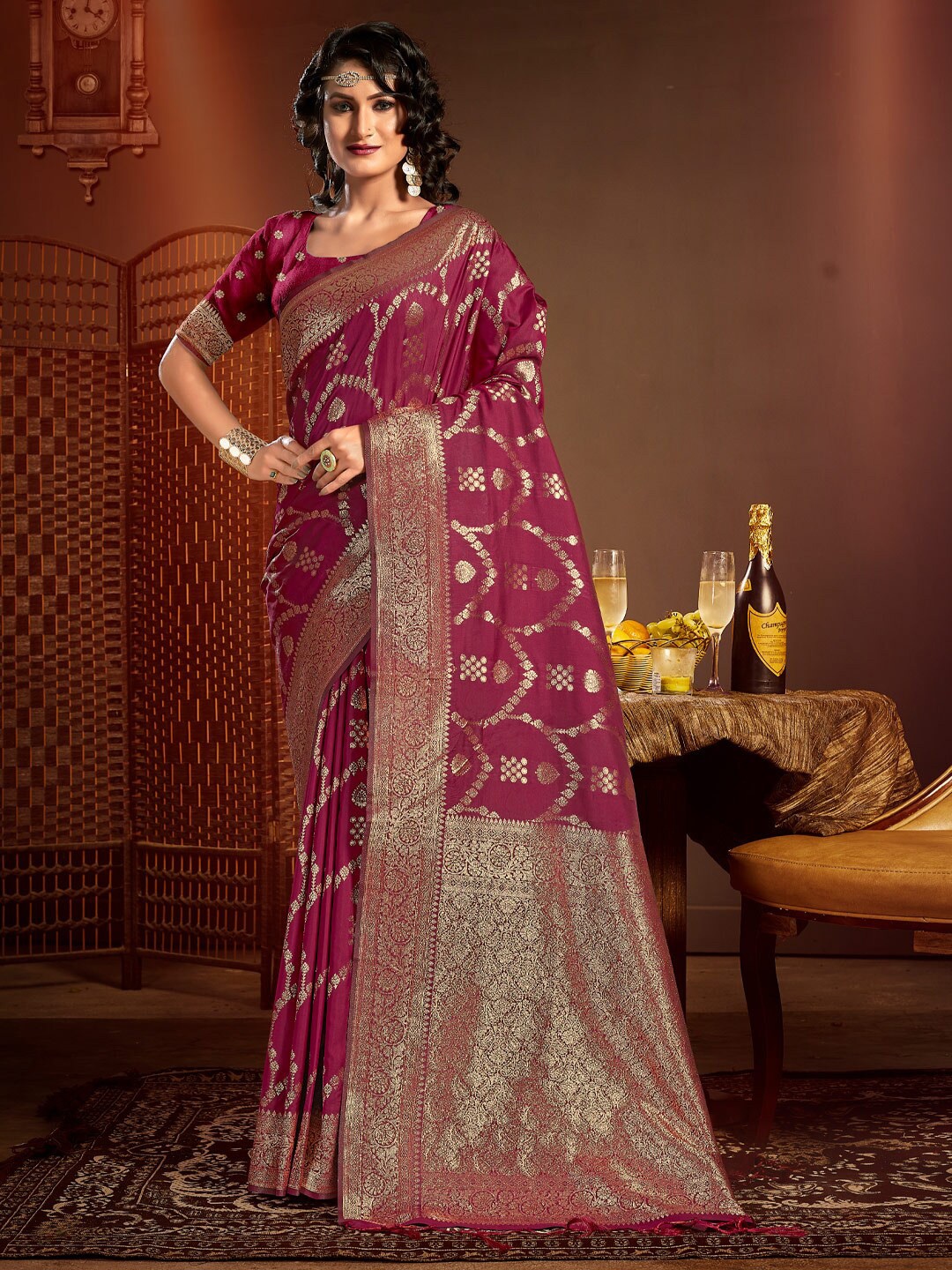 

SANGAM PRINTS Ethnic Motif Woven Design Zari Pure Silk Saree, Pink