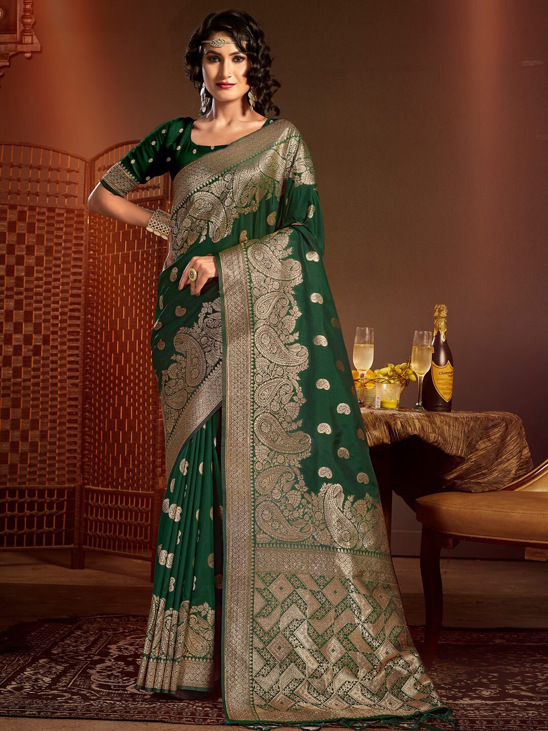 

SANGAM PRINTS Ethnic Motifs Woven Design Zari Pure Silk Saree, Green