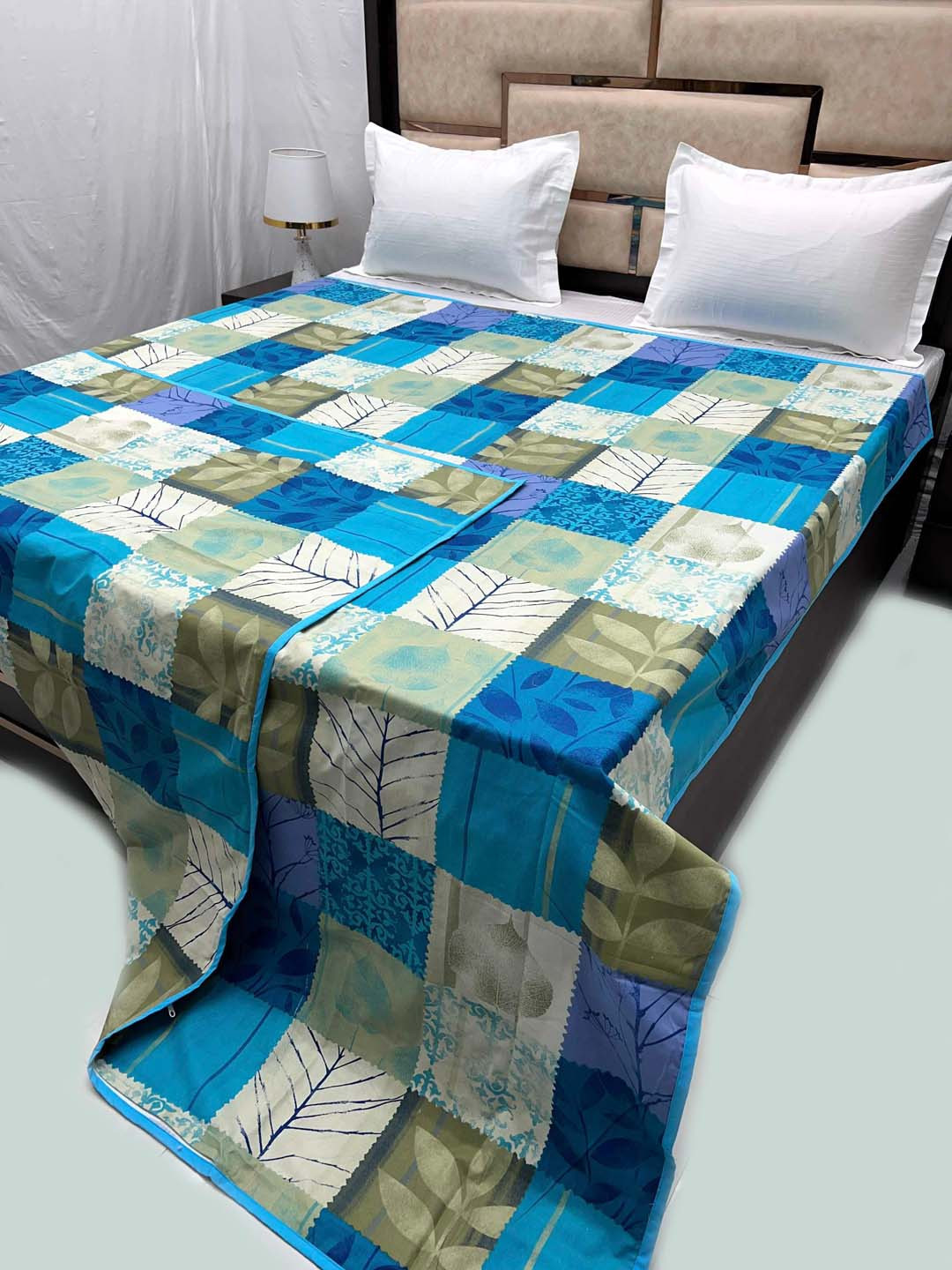 

Pure Decor Blue & White Floral Printed Pure Cotton Double King Bed Duvet Cover