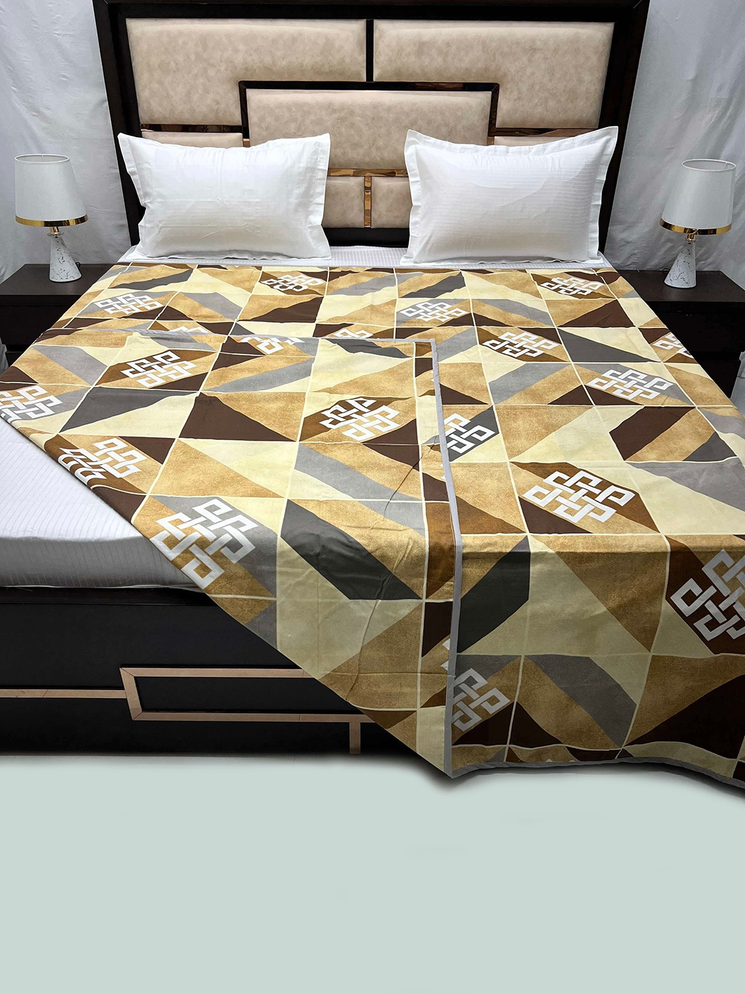 

Pure Decor Yellow & Brown Printed Pure Cotton King Size Double Bed Duvet Cover
