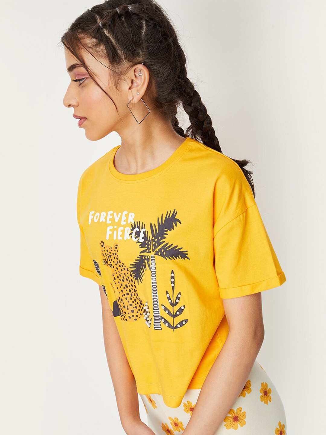 

max Girls Graphic Printed Drop-Shoulder Sleeves Pure Cotton Crop T-Shirt, Yellow