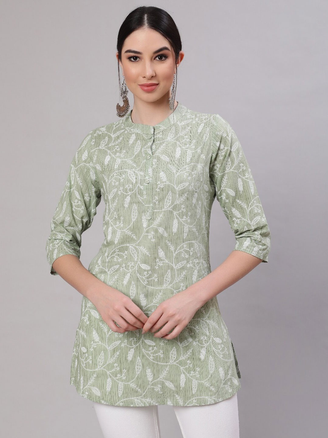 

Nayo Green And White Printed Cotton Straight Tunic