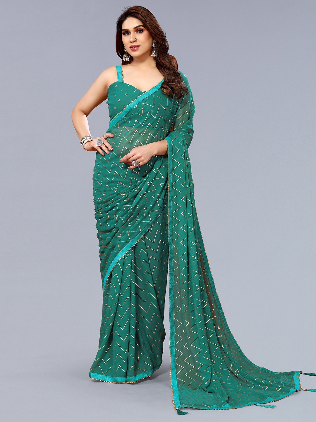 

KALINI Geometric Printed Saree, Green