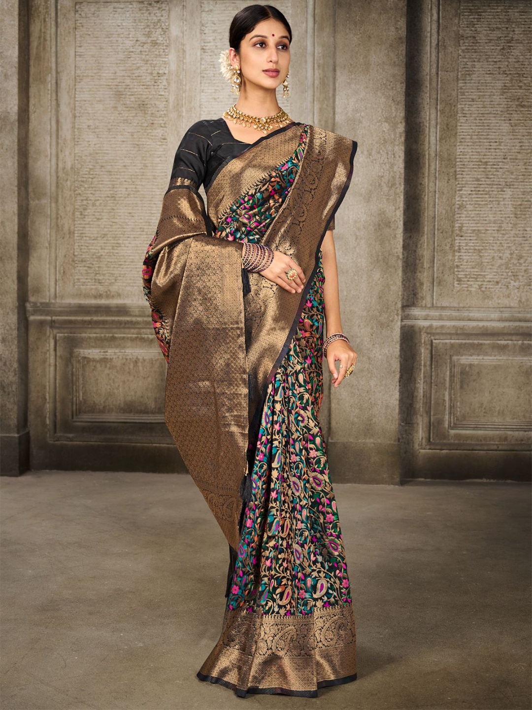 

Dori Floral Woven Design Zari Saree, Black