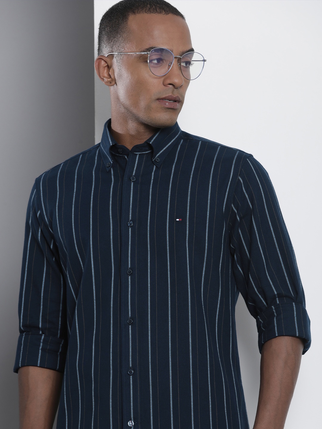 

Tommy Hilfiger Pure Cotton Opaque Striped Casual Shirt, Navy blue