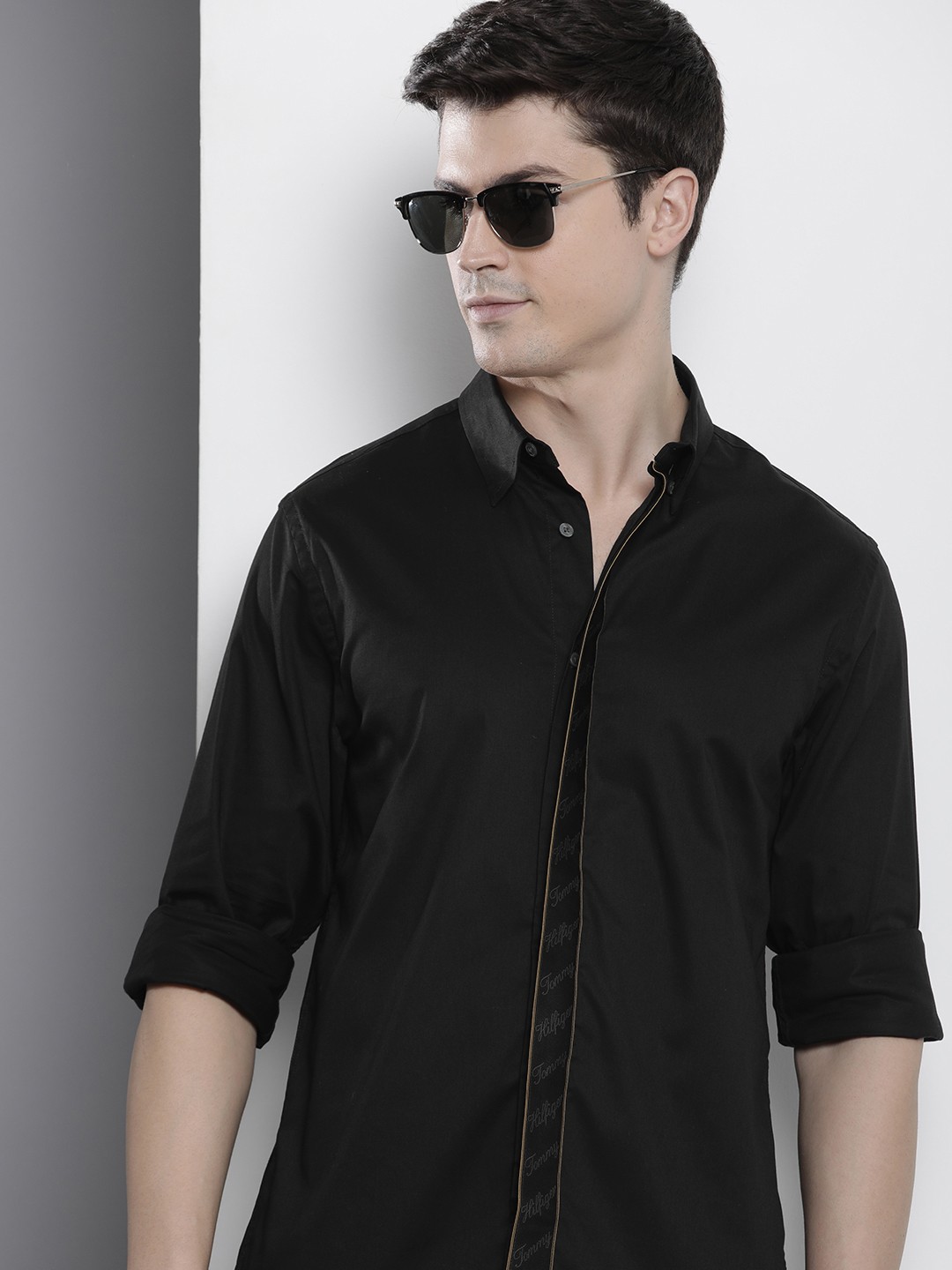 

Tommy Hilfiger Solid Long Sleeves Casual Shirt, Black