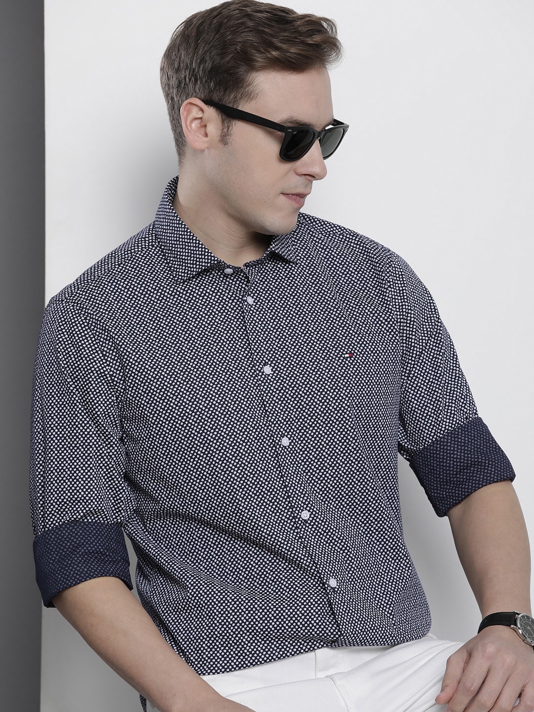 

Tommy Hilfiger Pure Cotton Spread Collar Floral Printed Slim Fit Casual Shirt, Navy blue