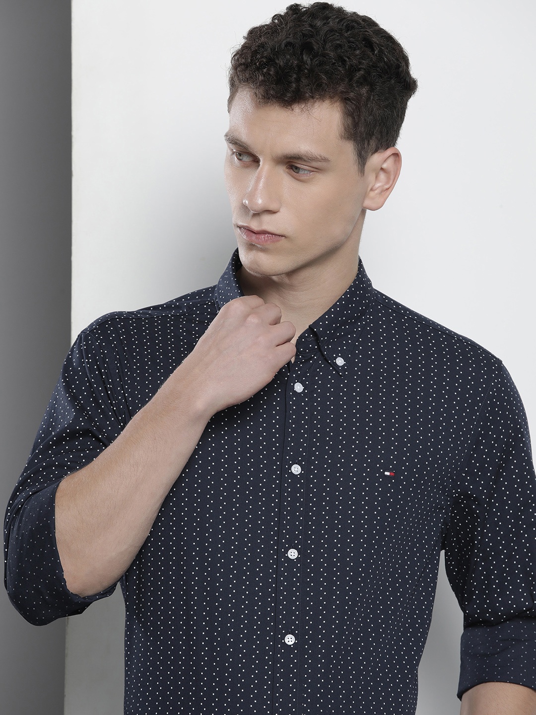 

Tommy Hilfiger Slim Fit Micro Ditsy Geometric Printed Pure Cotton Semiformal Shirt, Navy blue