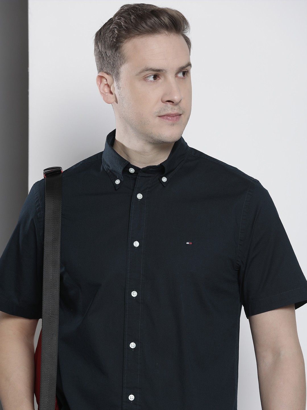 

Tommy Hilfiger Solid Button-Down Collar Casual Shirt, Navy blue