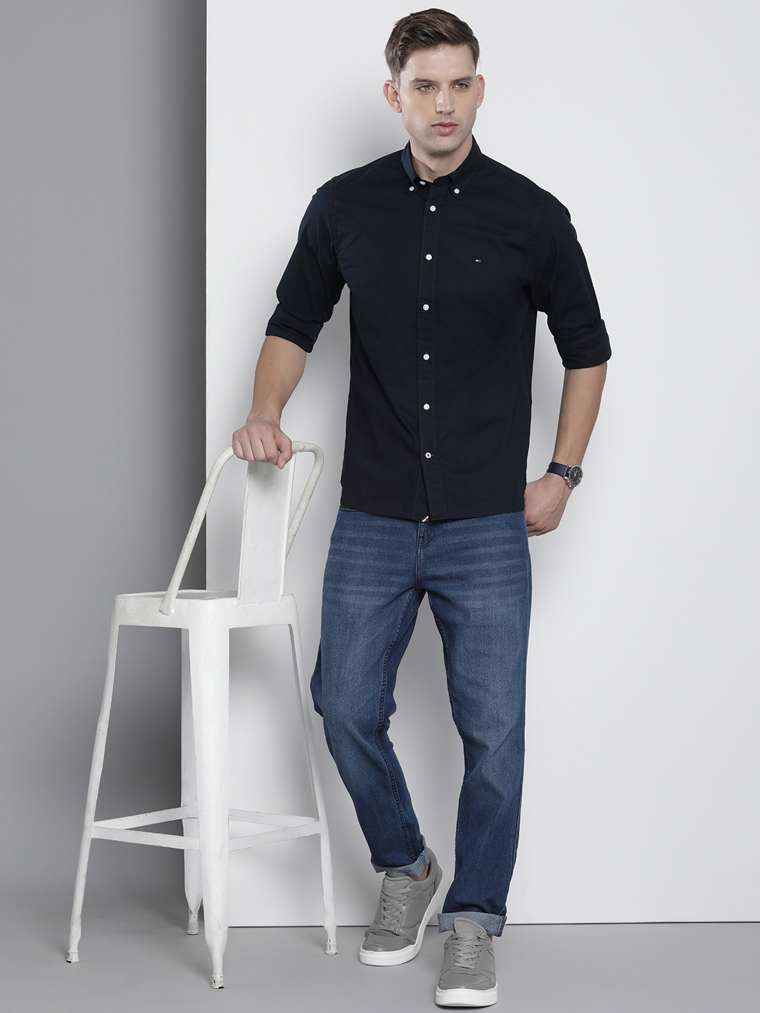 

Tommy Hilfiger Solid Regular Fit Button-Down Collar Casual Shirt, Navy blue