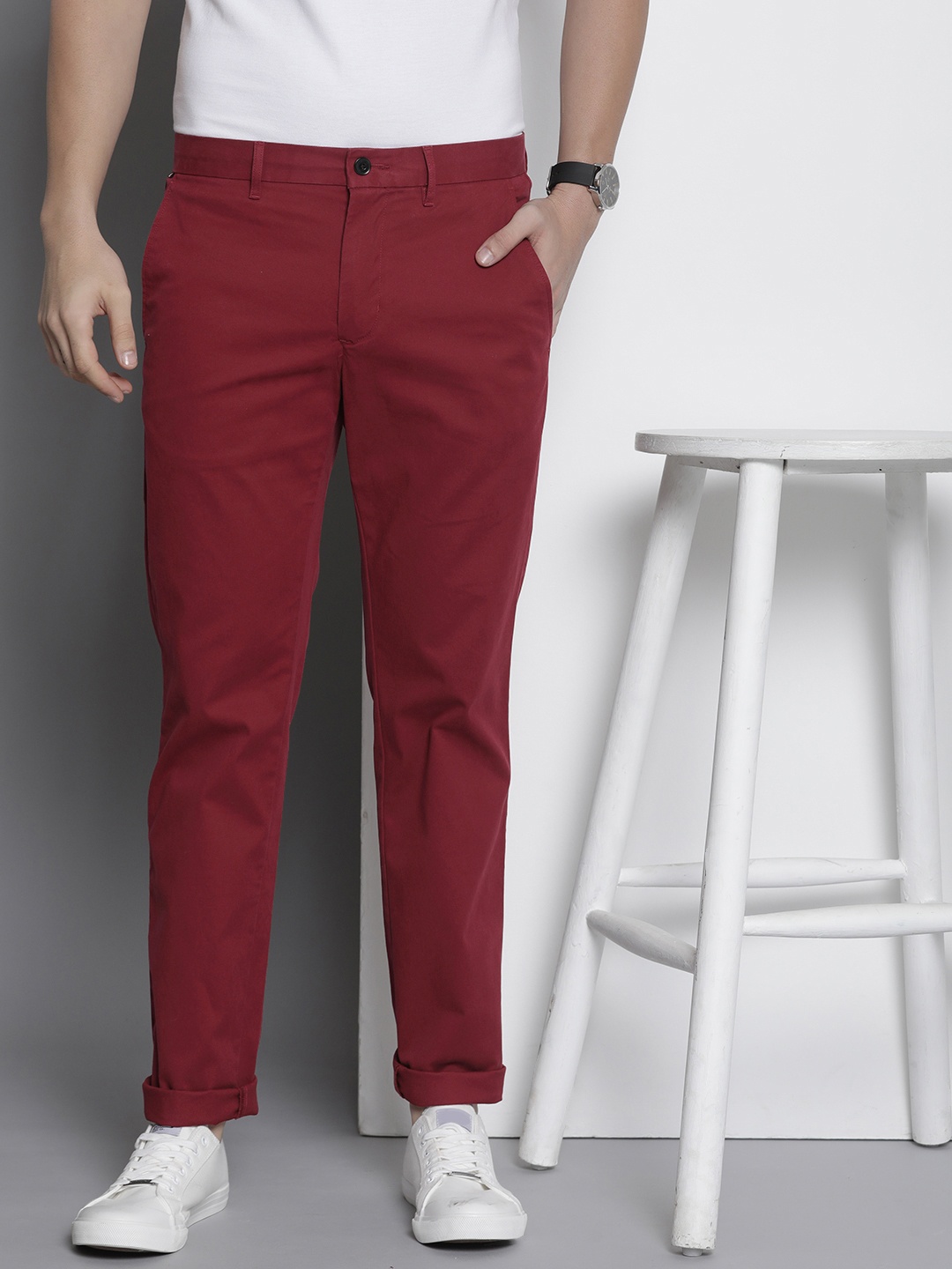 

Tommy Hilfiger Men Denton Straight Fit Mid-Rise Chinos, Maroon