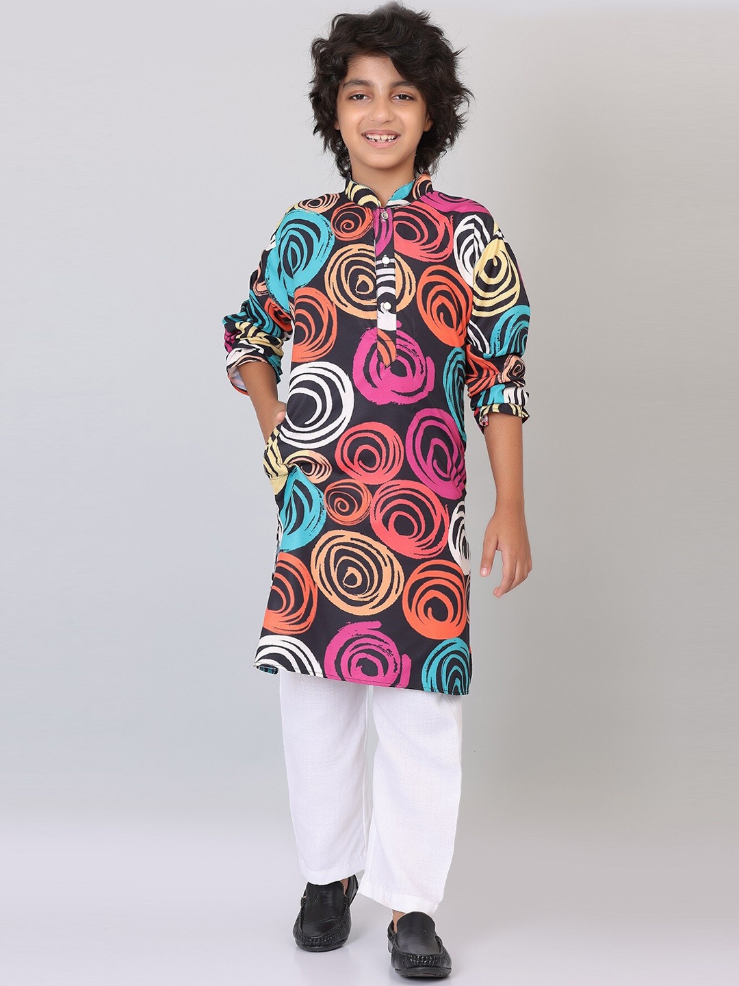 

SmartRAHO Boys Abstract Printed Kurta With Pyjamas, Black