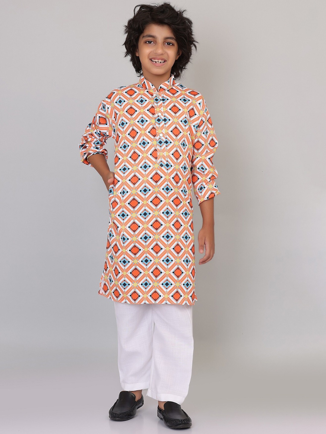 

SmartRAHO Boys Geometric Printed Kurta With Pyjamas, Peach