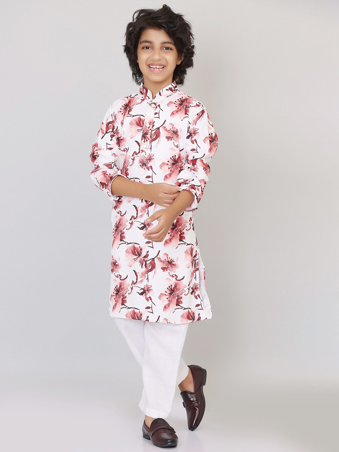 

SmartRAHO Boys Floral Printed Kurta With Pyjamas, White