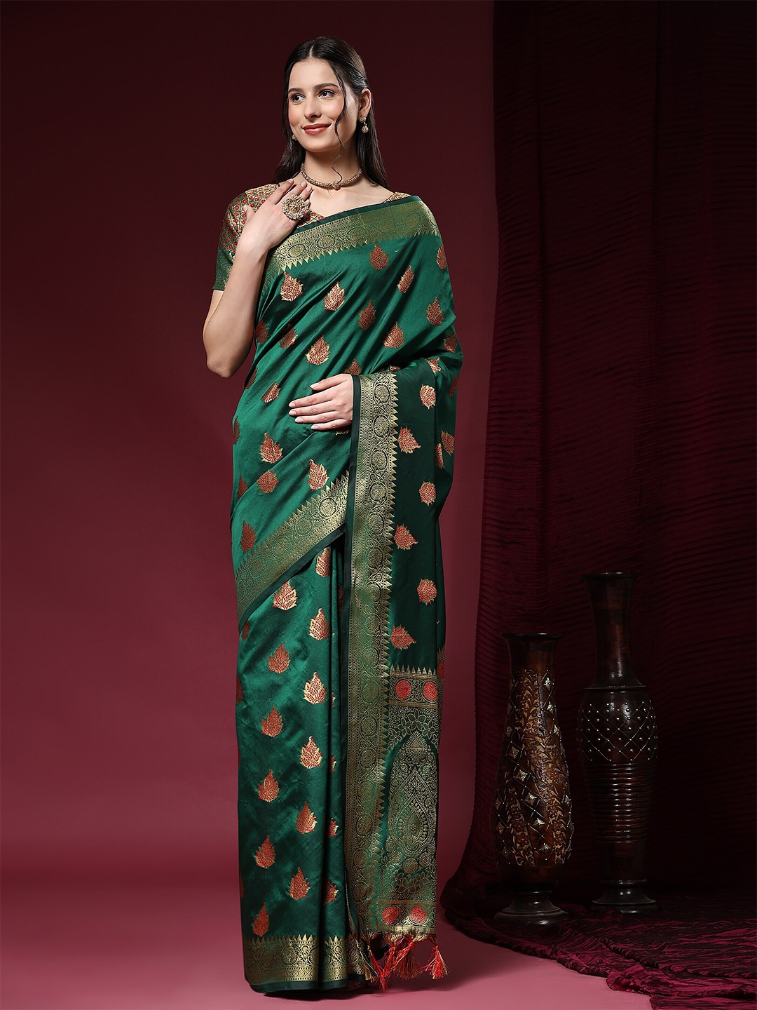 

PHEASANT Ethnic Motifs Printed Zari Silk Blend Saree, Green