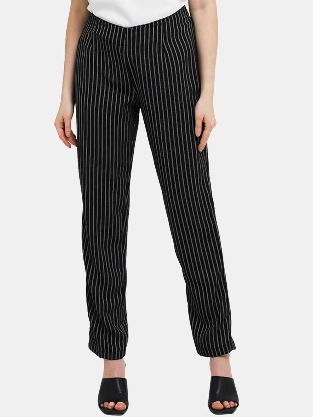 

Chanira La Parezza Women Striped Loose Fit Trousers, Black