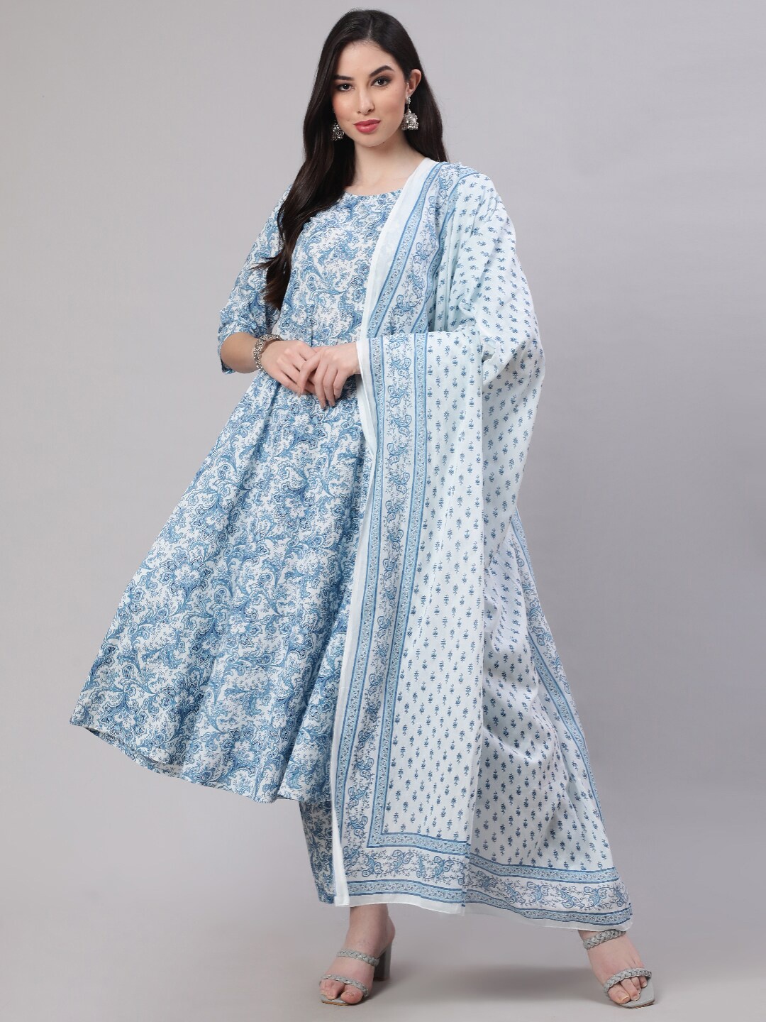 

Nayo Blue & White Floral Printed Regular Pure Cotton Kurta & Trousers with Dupatta