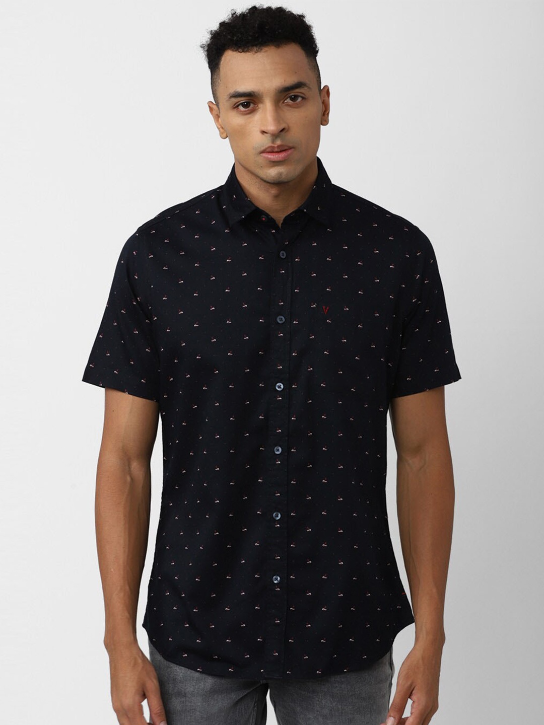 

Van Heusen Sport Men Printed Comfort Slim Fit Cotton Casual Shirt, Black