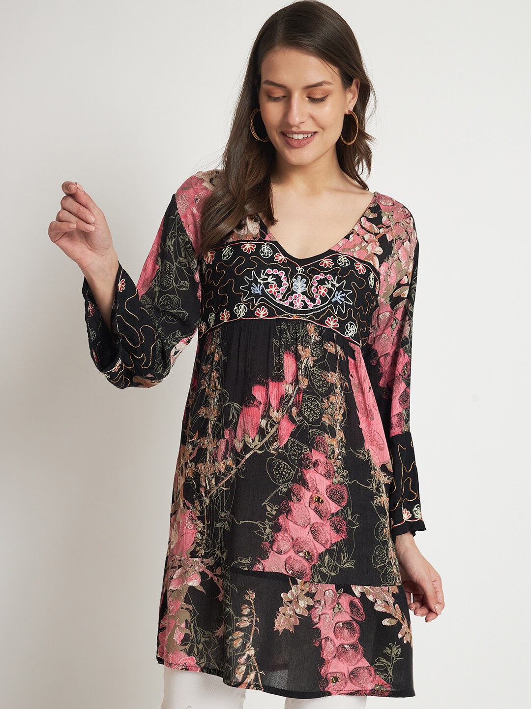 

VELDRESS Ethnic Motifs Embroidered Longline Top, Black