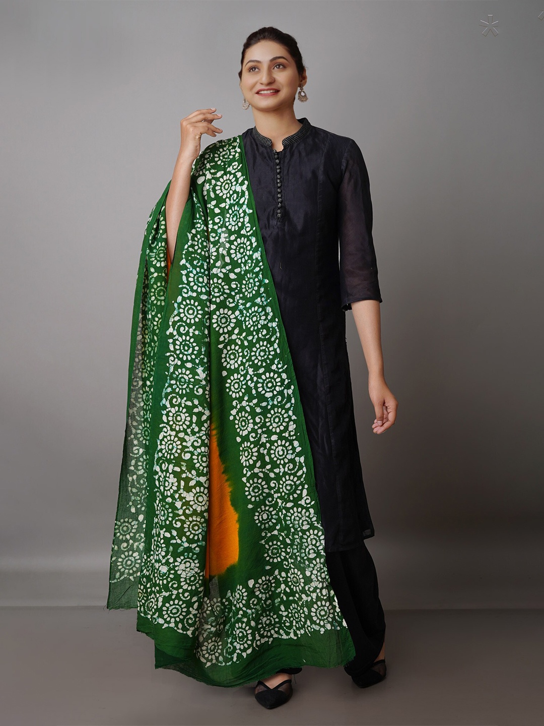 

Unnati Silks Ethnic Motifs Printed Pure Cotton Batik Dupatta, Yellow