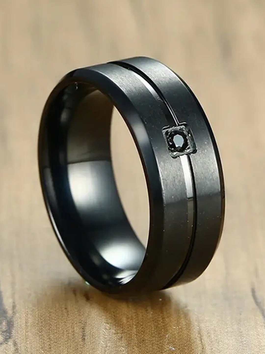

MEENAZ Men Silver-Plated Textured Finger Ring, Black