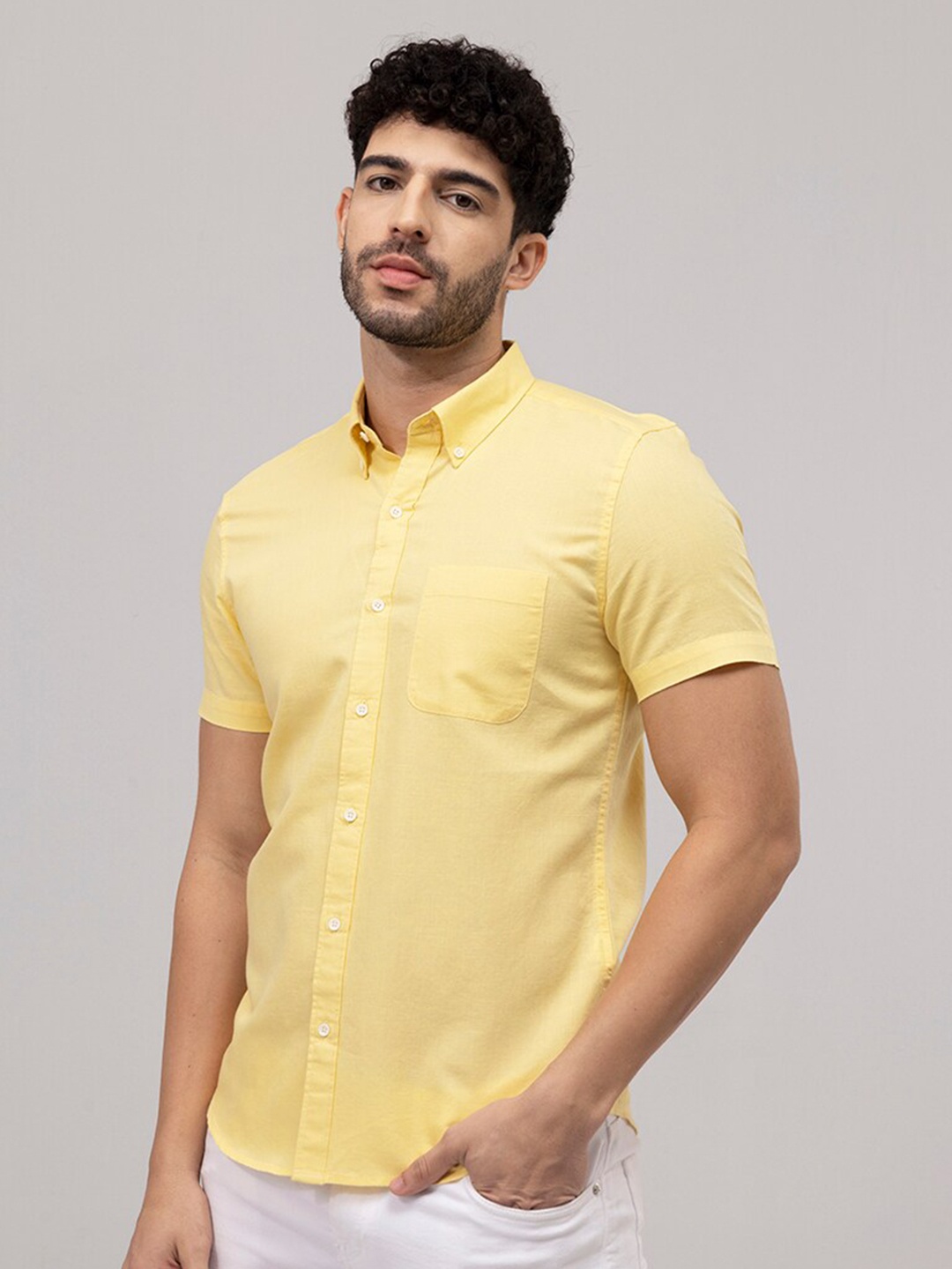 

Snitch Men Yellow Slim Fit Button-Down Collar Opaque Linen Casual Shirt