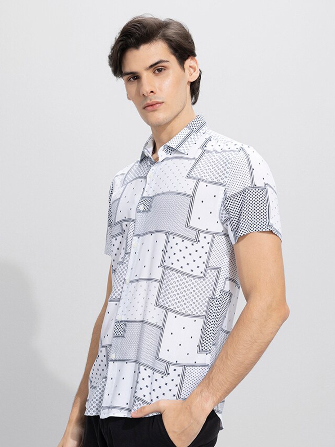 

Snitch Blue & White Printed Slim Fit Opaque Casual Shirt