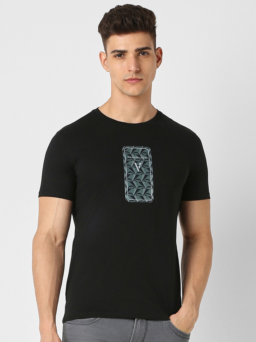 

V Dot Graphic Printed Slim Fit T-shirt, Black