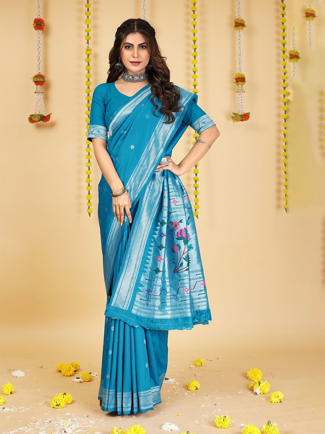 

AVANTIKA FASHION Floral Woven Design Zari Pure Silk Paithani Saree, Turquoise blue