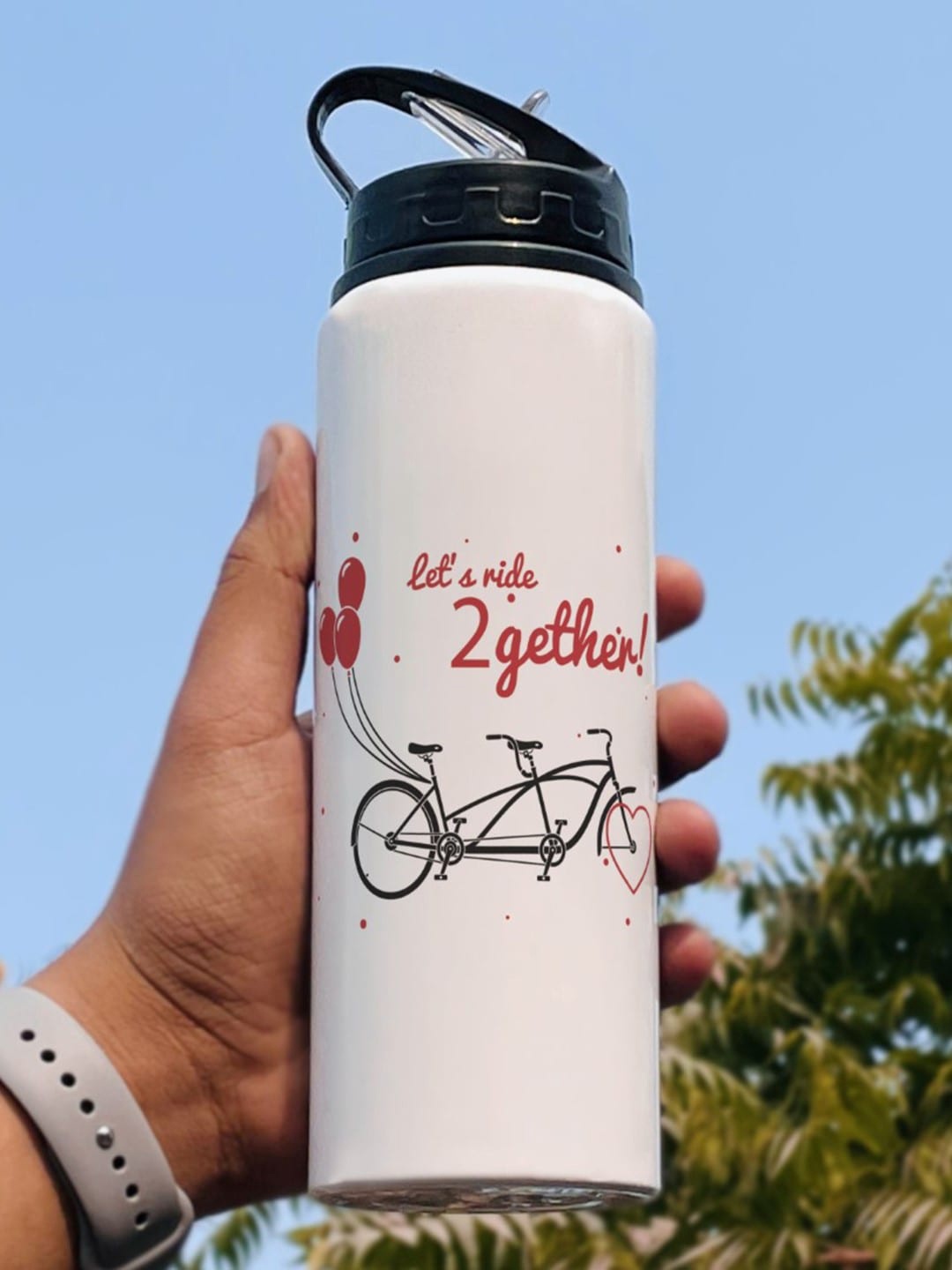 

Indigifts White & Red Printed Aluminium Water Bottle 750ml