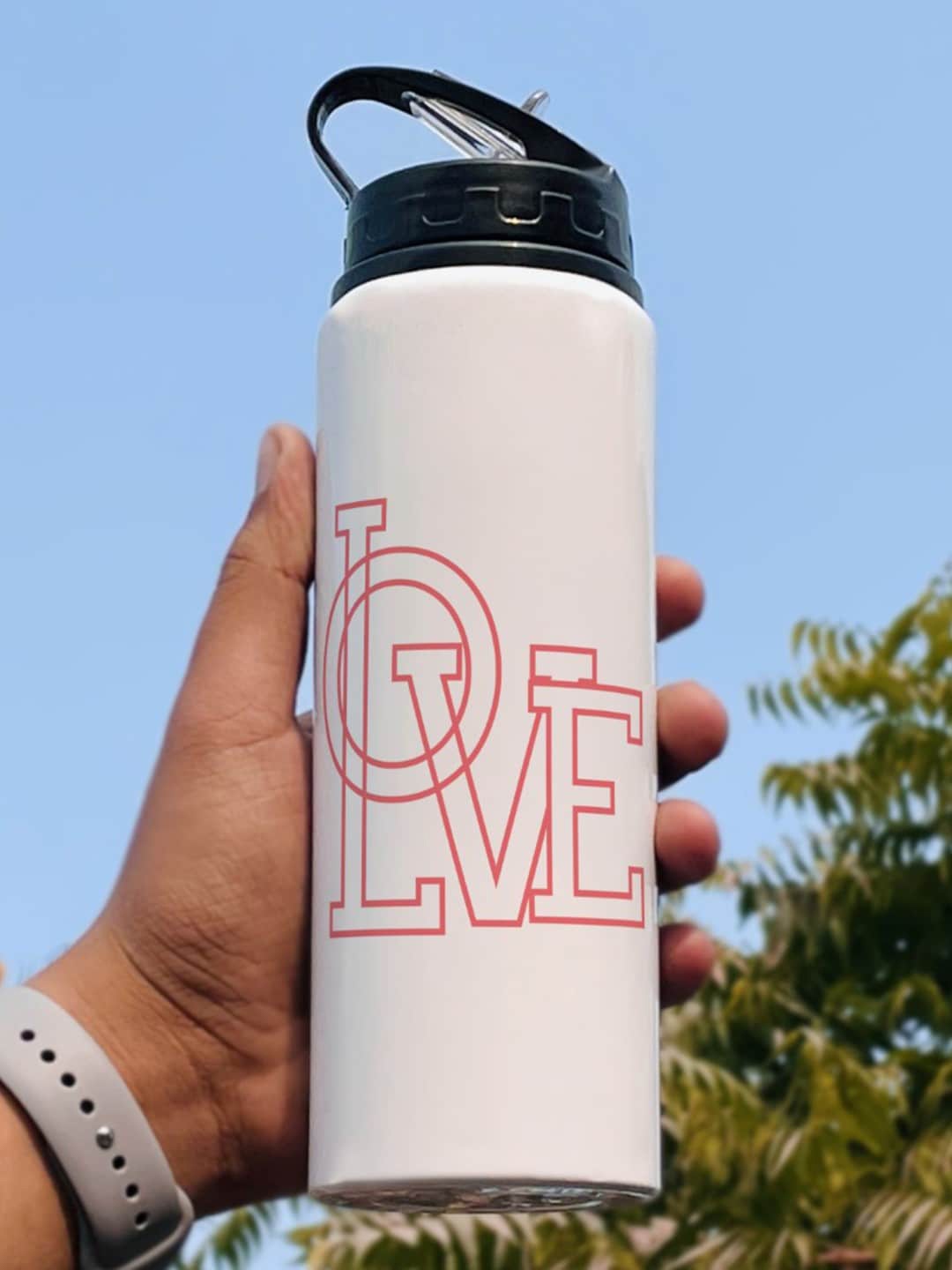 

Indigifts White & Red Printed Water Bottle 750ml