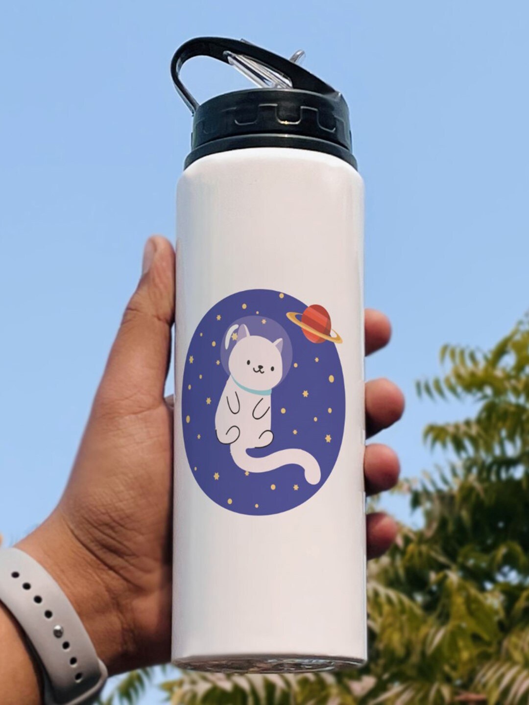 

Indigifts White & Blue Cat In Space Printed Aluminium Sipper Water Bottle 750 ml