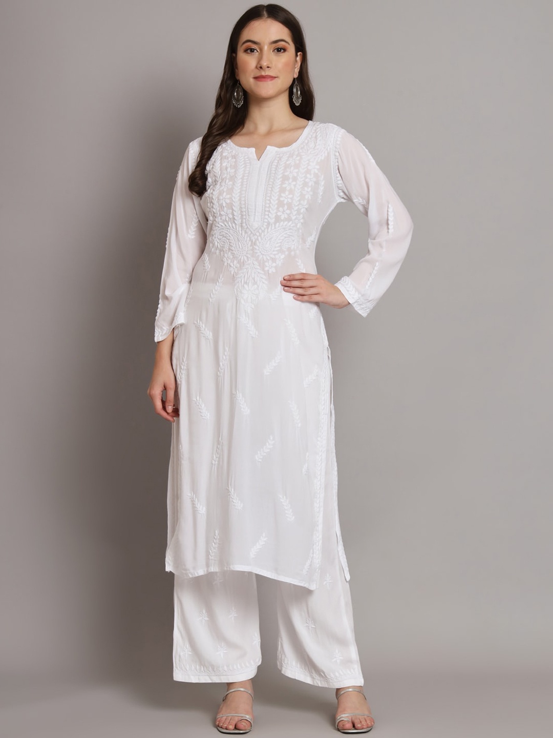 

PARAMOUNT CHIKAN Floral Chikankari Embroidered Notched Neck Straight Kurta, White