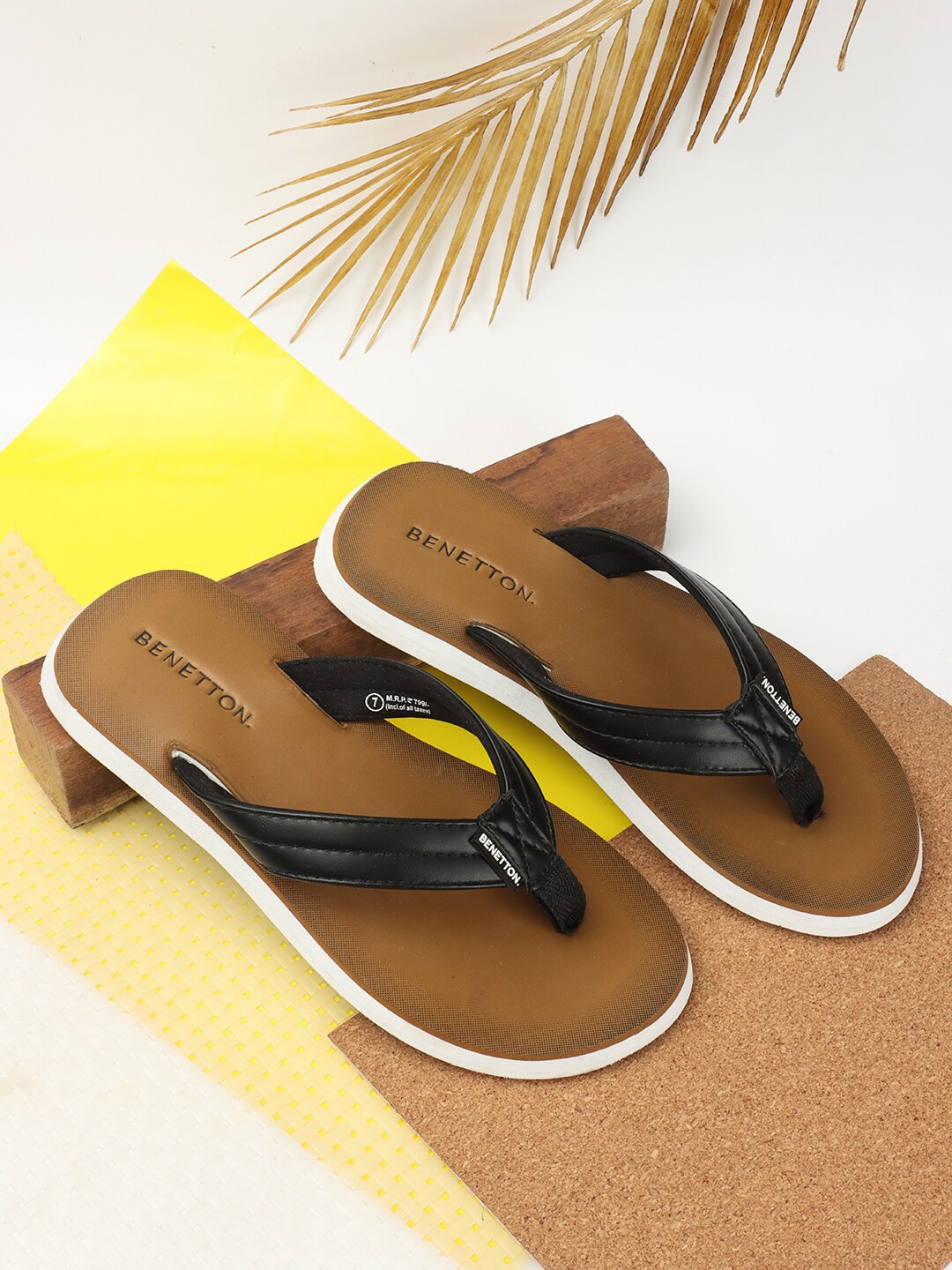 

United Colors of Benetton Men Rubber Thong Flip-Flops, Tan