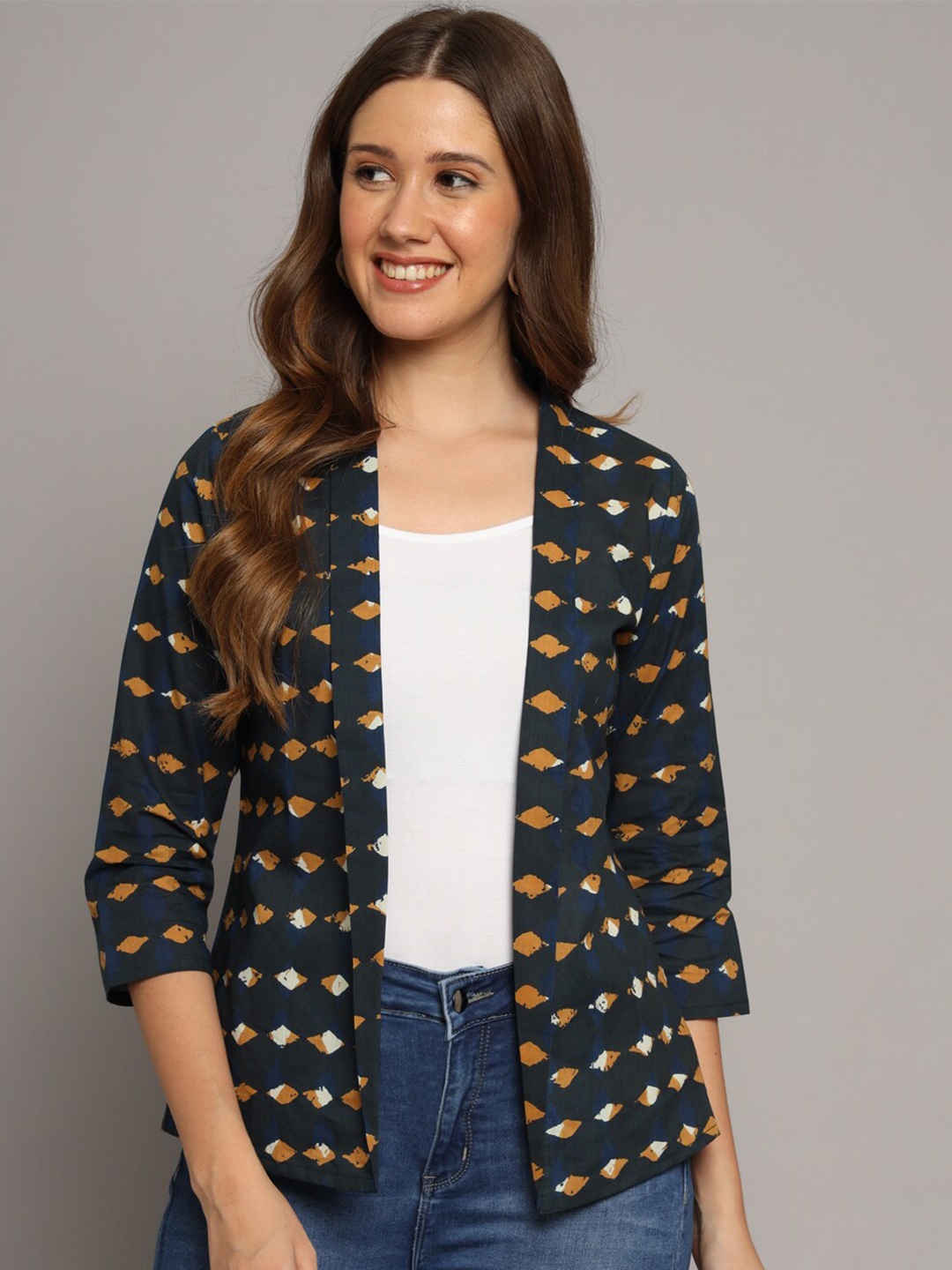 

DECKEDUP Abstract Printed Cotton Shrug, Green