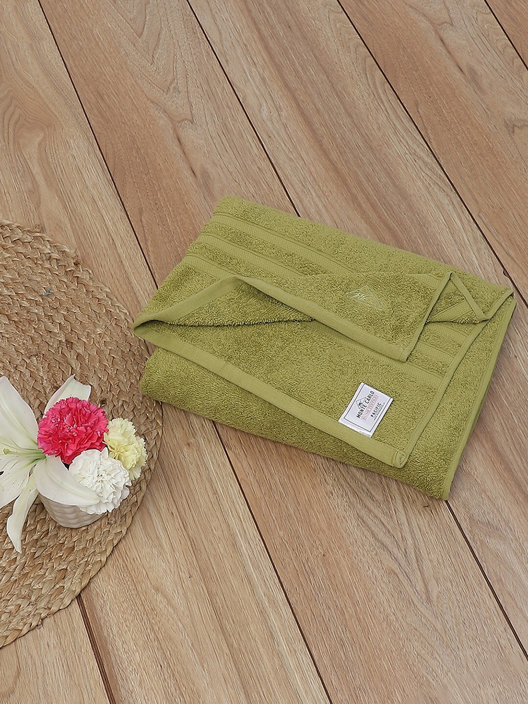 

Monte Carlo Green Self-Design 525 GSM Cotton Bath Towel