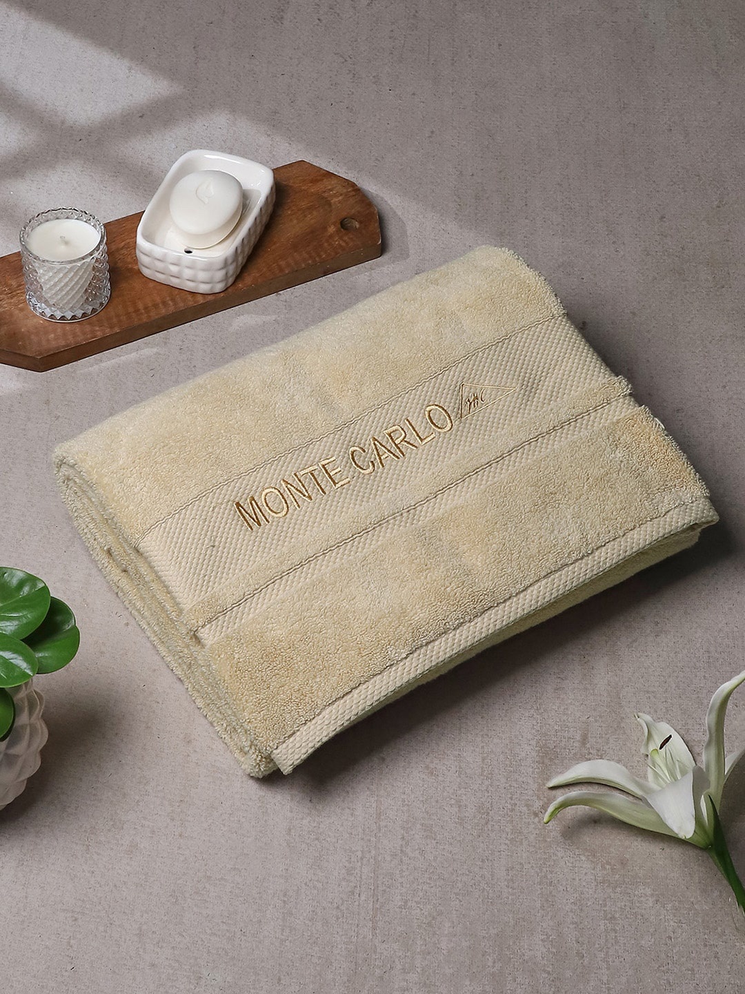 

Monte Carlo Beige Self-Design 600 GSM Cotton Bath Towel