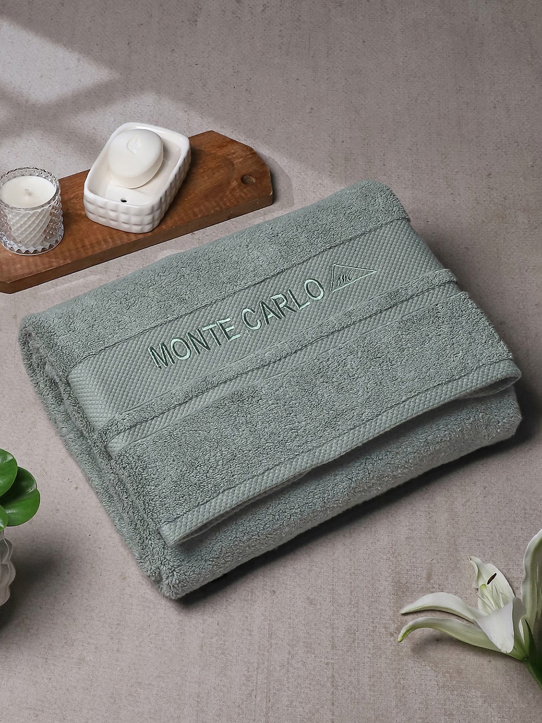 

Monte Carlo Grey Self-Design 600 GSM Cotton Bath Towel