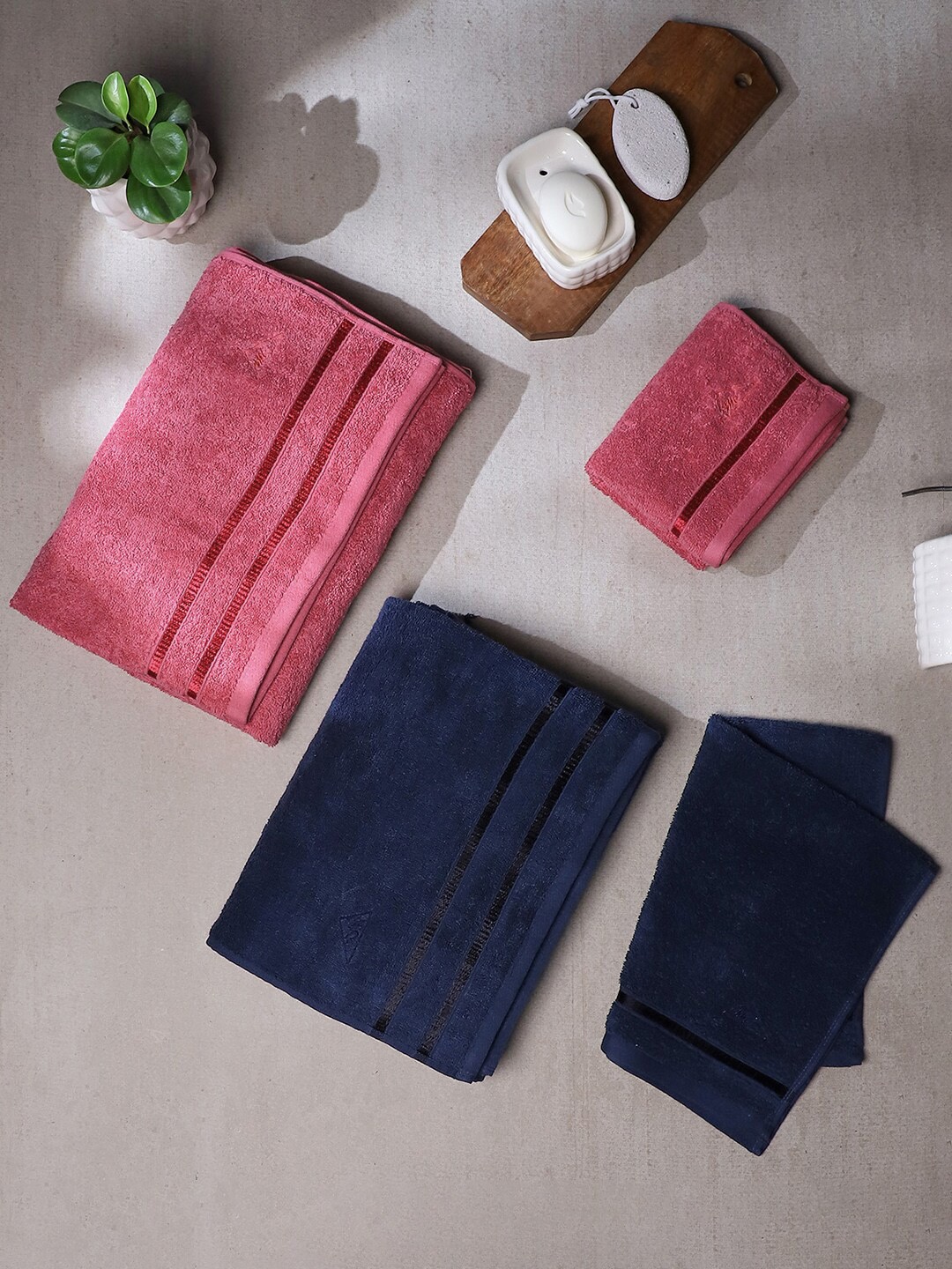 

Monte Carlo Navy Blue & Pink 4-Pieces Cotton 525 GSM Towel Sets