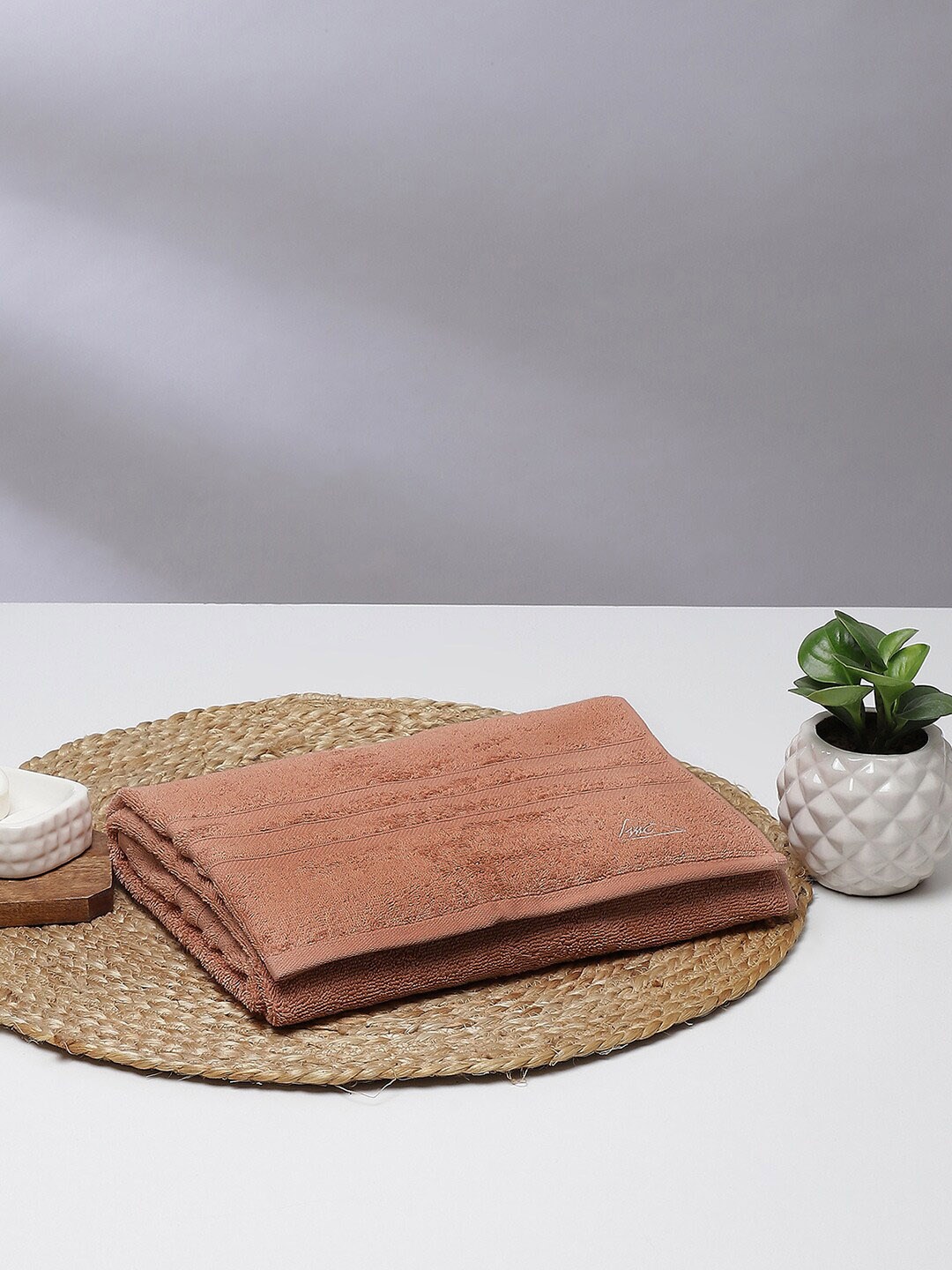 

Monte Carlo Pacific Windsor Wine Peach-Colored Cotton 525 GSM Bath Towel
