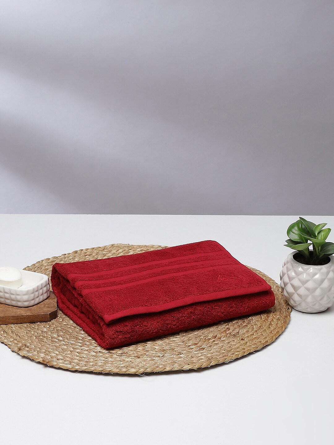 

Monte Carlo Pacific Red Cotton 525 GSM Bath Towel