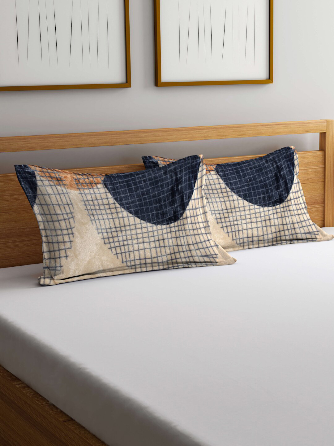 

KLOTTHE Brown & Black 2 Pieces Embellished Woollen Pillow Covers