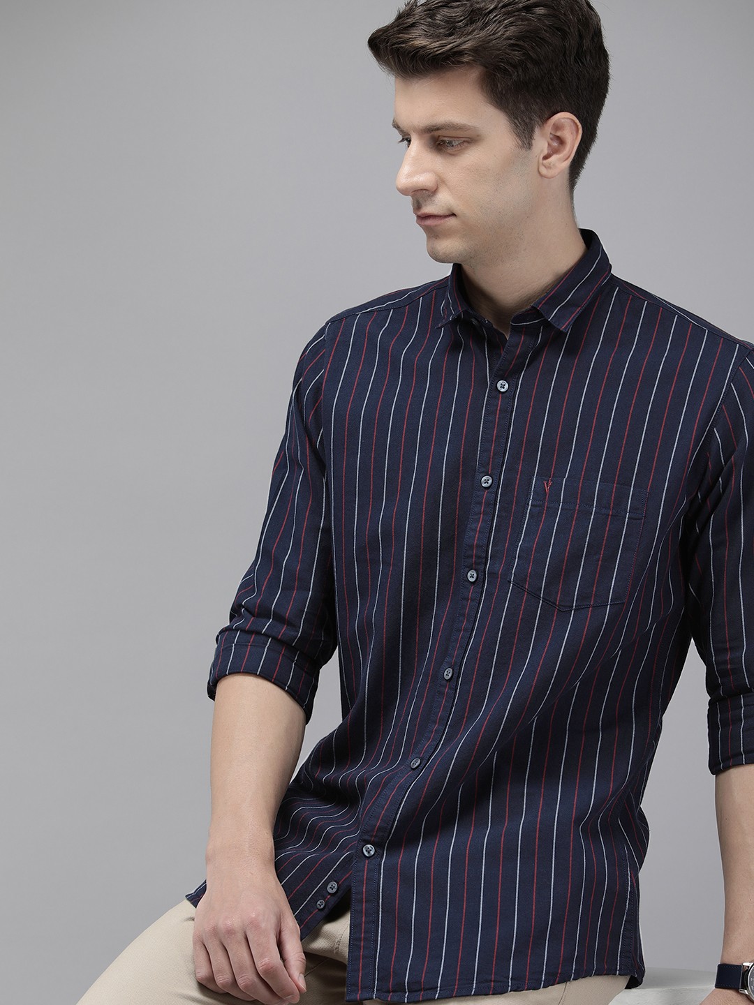 

Van Heusen Sport Pure Cotton Slim Fit Striped Casual Shirt, Navy blue