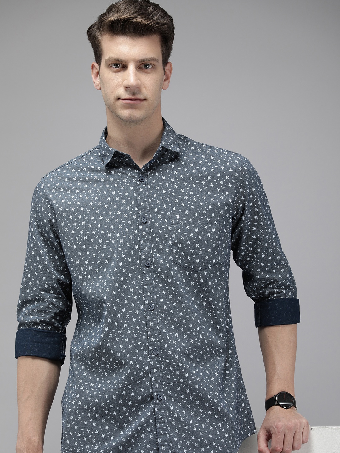 

Van Heusen Sport Pure Cotton Slim Fit Floral Printed Casual Shirt, Navy blue